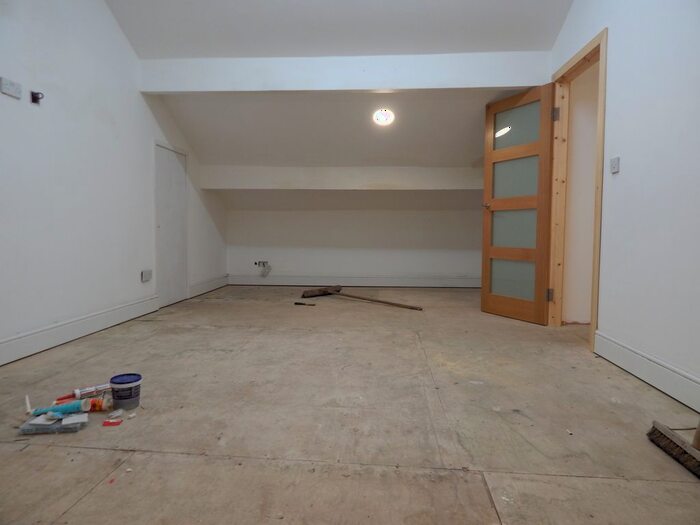 Retail Premises To Rent In Unit, Claremont Street, Ashton Under Lyne, OL6