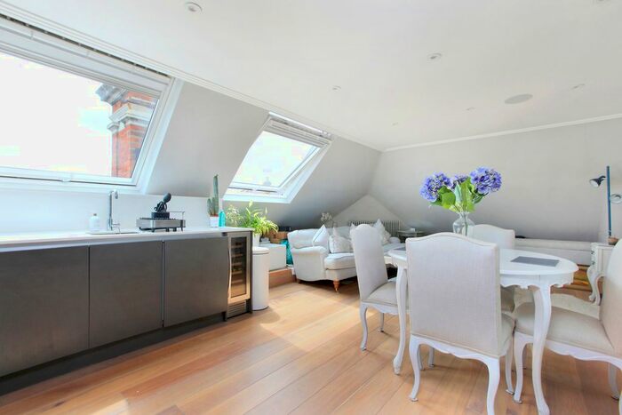1 Bedroom Flat To Rent In Book House, East Hill, Wandsworth, London, SW18