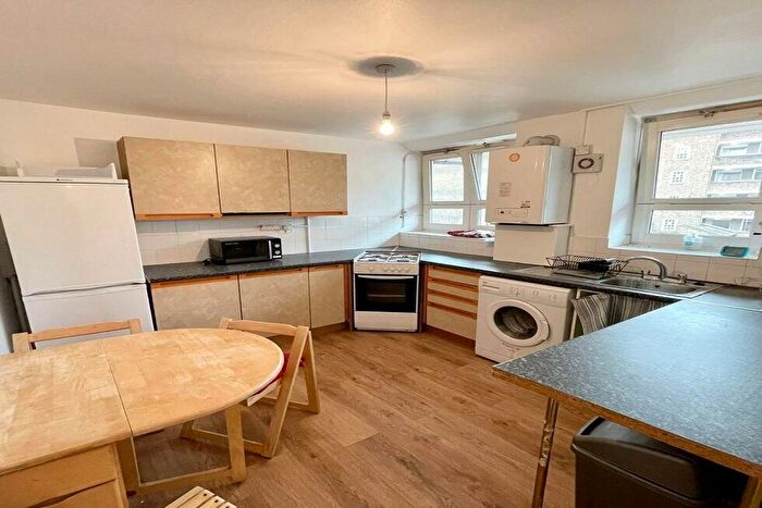 4 Bedroom Flat To Rent In Glasshouse Walk, Vauxhall, SE11