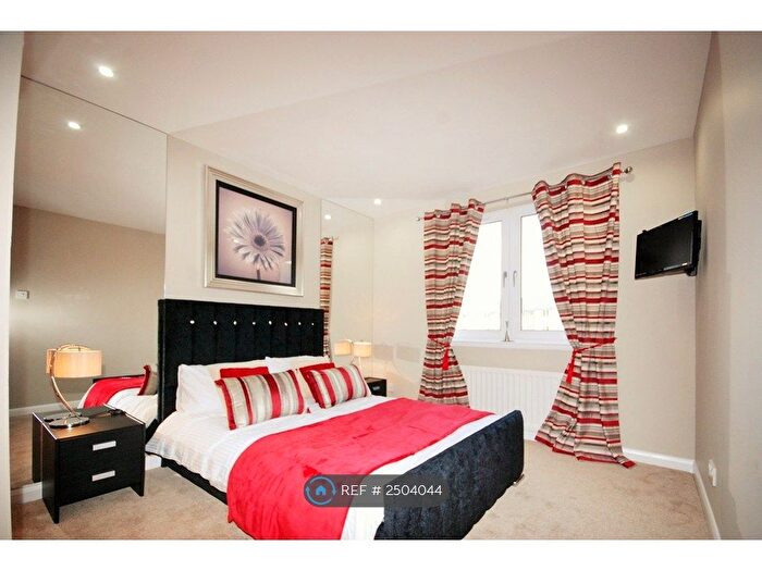 3 Bedroom Flat To Rent In Grandholm Crescent, Aberdeen, AB22