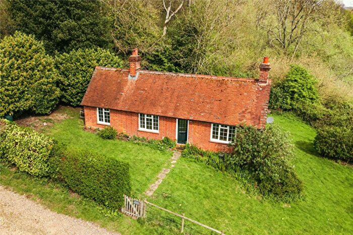 2 Bedroom Detached House For Sale In Snelsmore, Newbury, RG14