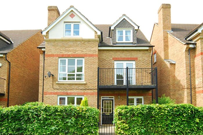 5 Bedroom Property To Rent In Chambers Walk, Stanmore, HA7