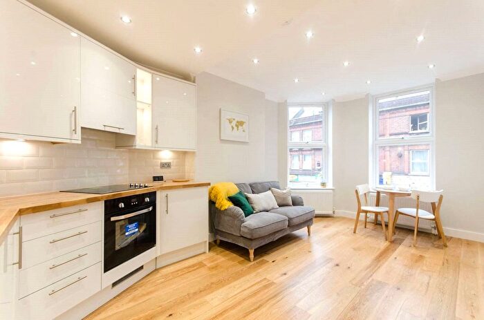 2 Bedroom Flat For Sale In High Road, London, NW10