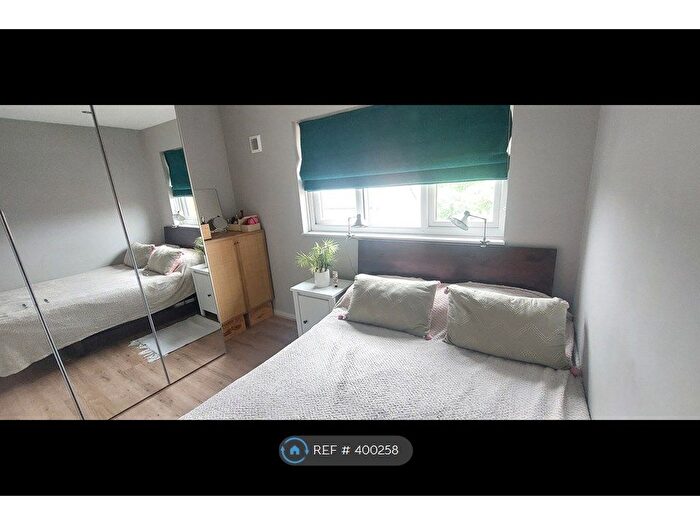 1 Bedroom Flat To Rent In London, London, SW17