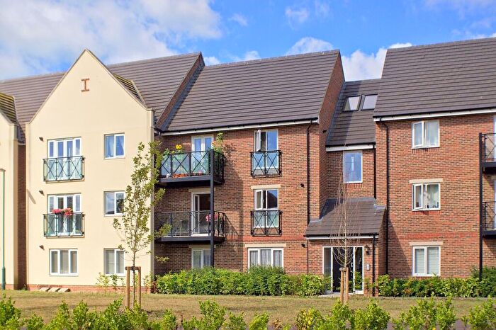 2 Bedroom Apartment For Sale In Broom Field Way, Felpham, PO22