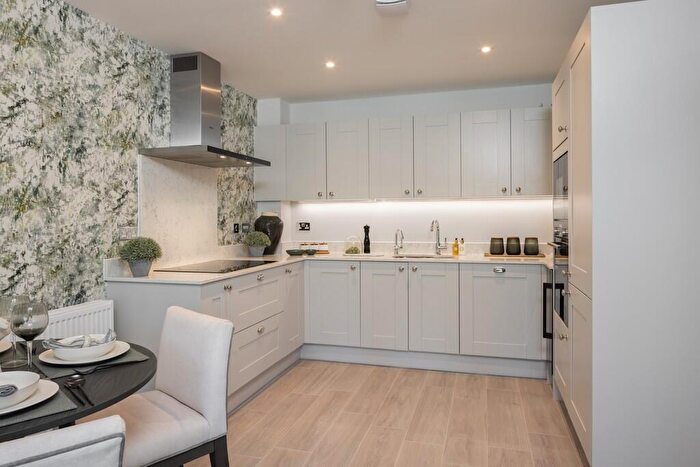 2 Bedroom Apartment For Sale In Wheldon Lane, Crowthorne, RG40
