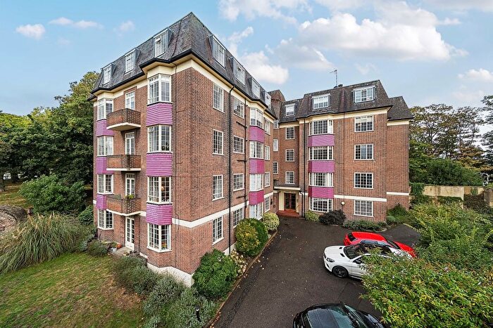 3 Bedroom Flat To Rent In Hyde Vale, Greenwich, SE10