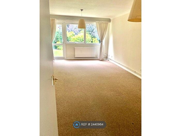 2 Bedroom Terraced House To Rent In Beechfield Court, South Croydon, CR2
