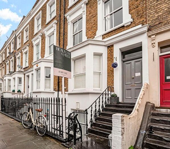 2 Bedroom Flat For Sale In Harwood Road, Fulham, SW6