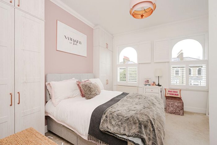2 Bedroom Flat For Sale In Pelham Road, Wimbledon, London, SW19