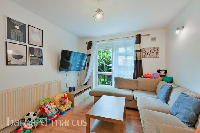 1 Bedroom Apartment To Rent In Gideon Road, Battersea, SW11