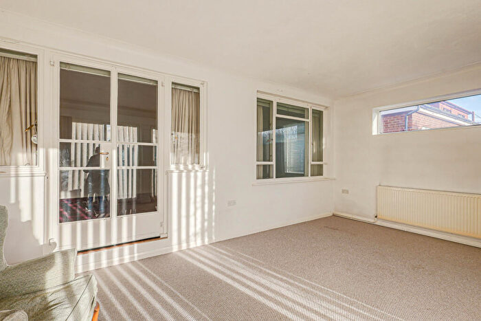 2 Bedroom Detached Bungalow For Sale In St. Johns Road, Benfleet, SS7