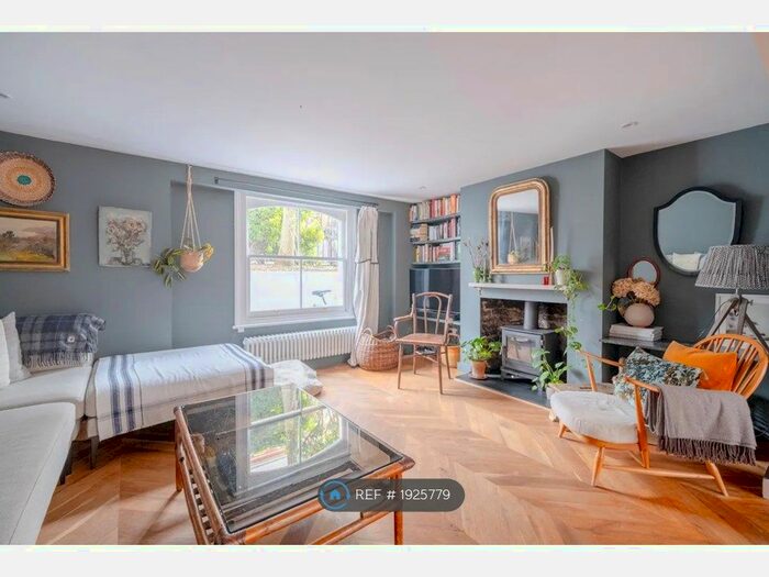 3 Bedroom Terraced House To Rent In Evandale Road, London, SW9