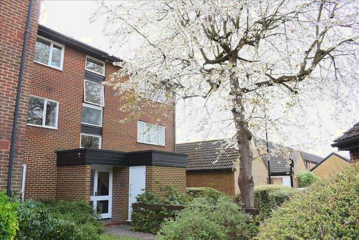 1 Bedroom Flat To Rent In Beagle Close, Feltham, TW13