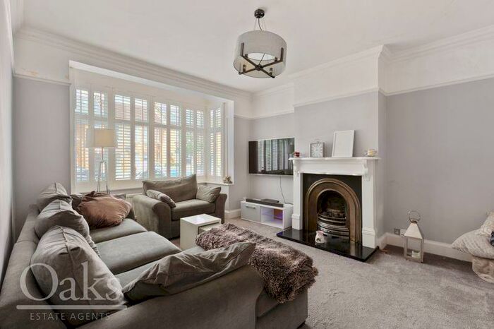 3 Bedroom Semi-Detached House To Rent In Temple Road, South Croydon, CR0