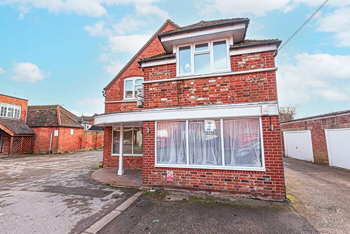 1 Bedroom Flat To Rent In Broad Street Walk, Wokingham, RG40