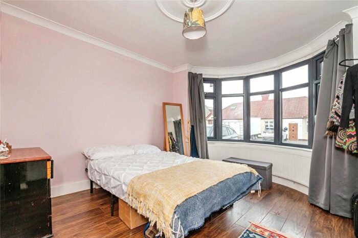 3 Bedroom Bungalow For Sale In Laird Avenue, Grays, Essex, RM16