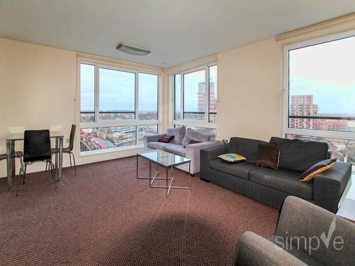 2 Bedroom Flat To Rent In Trs Apartments, The Green, Southall, UB2