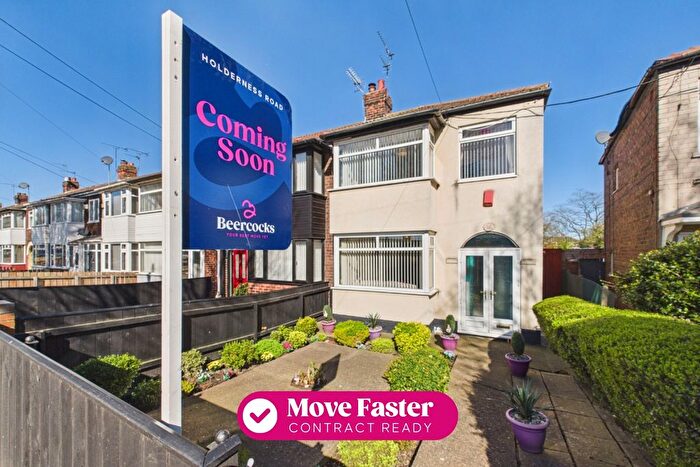 3 Bedroom Terraced House For Sale In Chamberlain Road, Hull, HU8