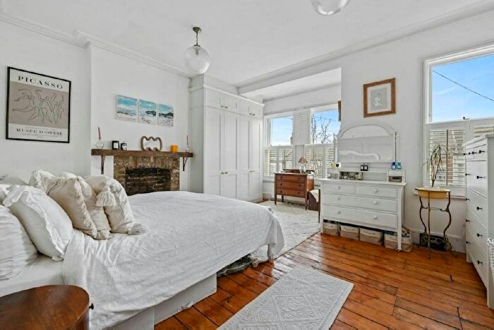 4 Bedroom Terraced House For Sale In Parolles Road, London, N19