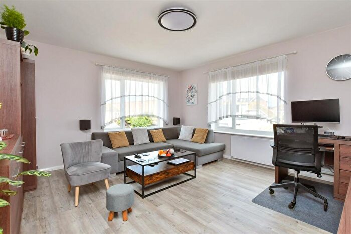 2 Bedroom Apartment For Sale In The Esplanade, Telscombe Cliffs, Peacehaven, East Sussex, BN10