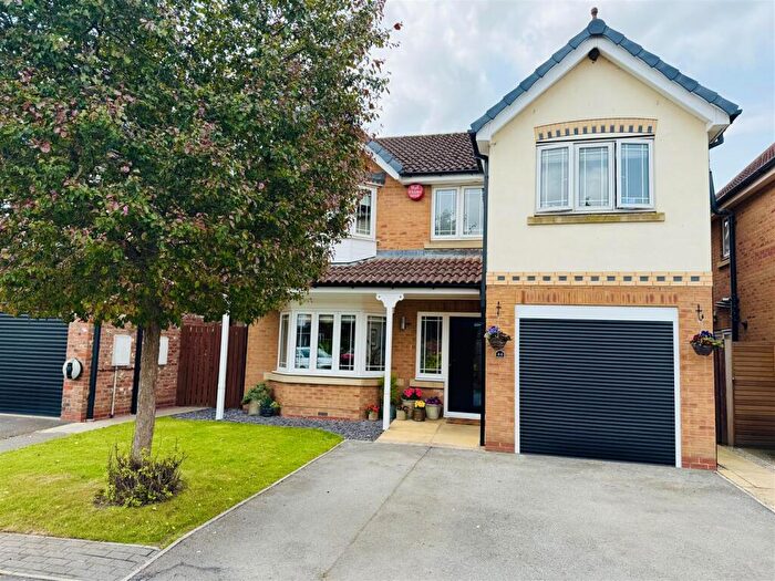 4 Bedroom Detached House For Sale In Whinmoor Drive, Clayton West, Huddersfield, HD8