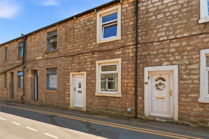 1 Bedroom Terraced House To Rent In Market Street, Barnoldswick, Lancashire, BB18