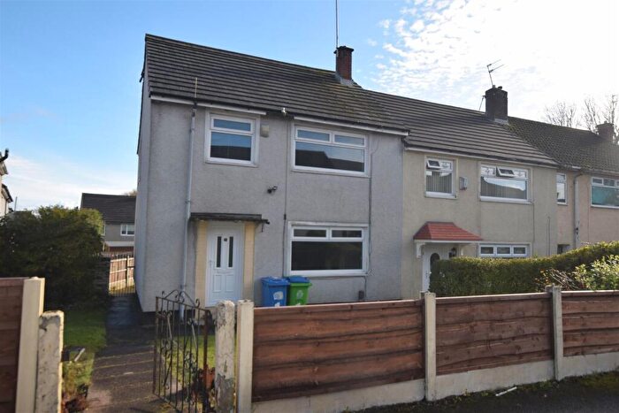 3 Bedroom Terraced House To Rent In Langley, M24