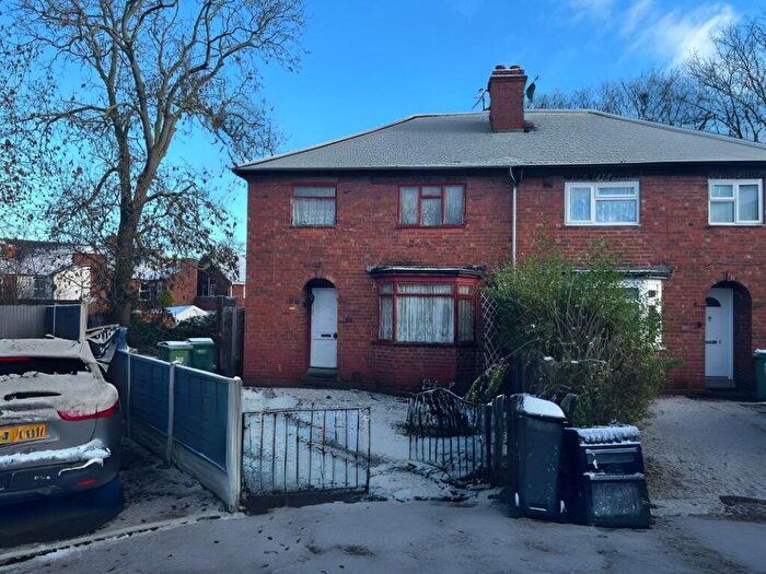 3 Bedroom Semi Detached House For Sale In Kings Avenue, Oldbury, B69