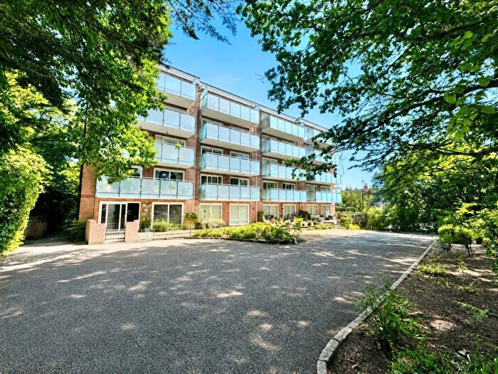 2 Bedroom Apartment To Rent In Gardens Outlook, Surrey Road, BH4