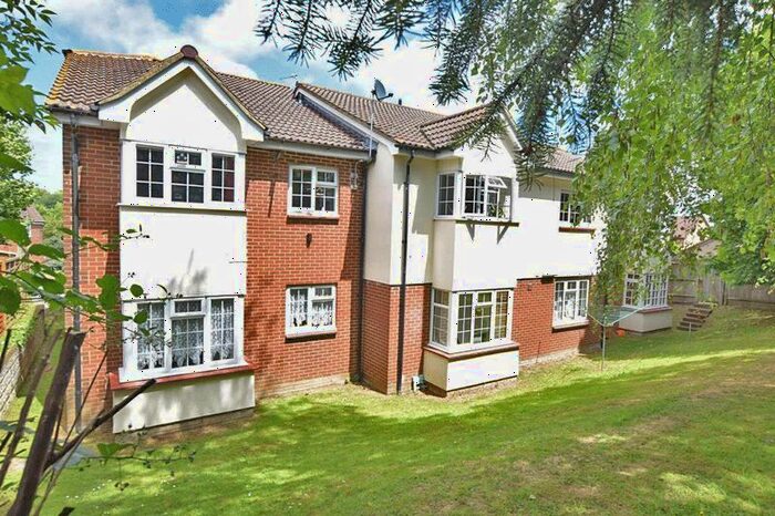 1 Bedroom Flat To Rent In Chiltern Close, Downswood, Maidstone, ME15