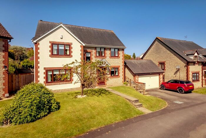 4 Bedroom Detached House For Sale In Turnpike Gate, Wickwar, GL12