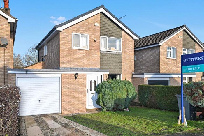 3 Bedroom Detached House For Sale In Silverdale Avenue, Guiseley, Leeds, LS20