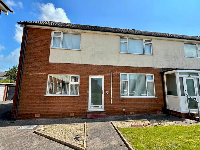 2 Bedroom Flat To Rent In Squires Court, Blackpool, FY4