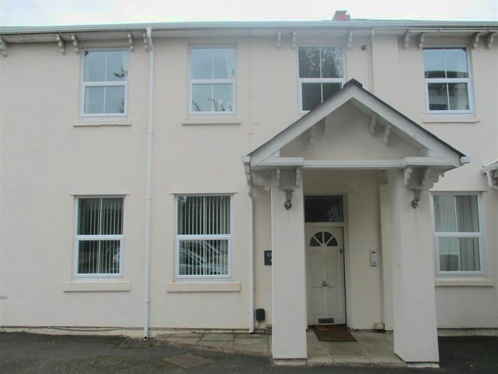 2 Bedroom Flat To Rent In Victoria Road, Malvern, WR14