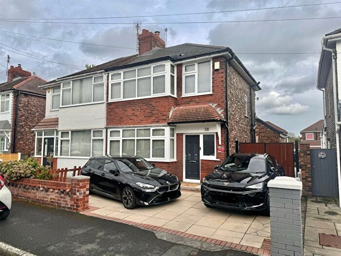 3 Bedroom Semi-Detached House For Sale In St. Annes Road, Widnes, Cheshire, WA8