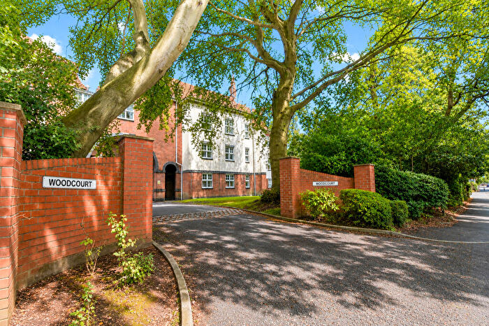 2 Bedroom Flat For Sale In Wood Court, Brooklands Road, M33