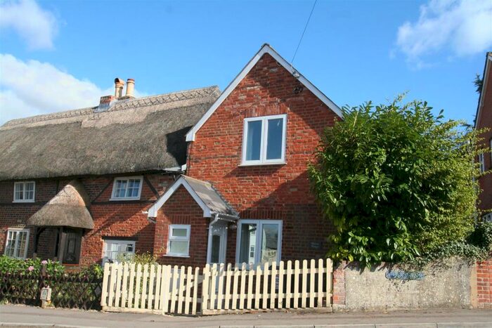 2 Bedroom End Of Terrace House To Rent In Laverstock - The Green, SP1