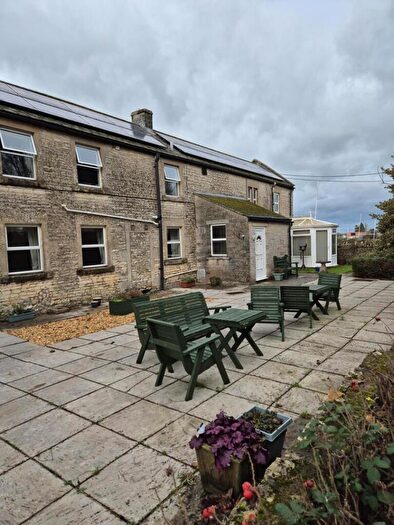 3 Bedroom Flat To Rent In Stratton-On-The-Fosse, Radstock, BA3