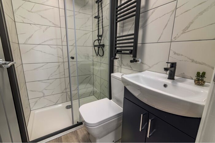 8 Bedroom House Of Multiple Occupation To Rent In Littleworth, Mansfield, Nottinghamshire, NG18