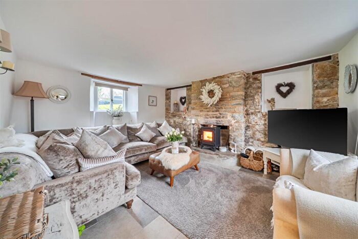 3 Bedroom House For Sale In Valley Road, Swanage, BH19 - Photo 2