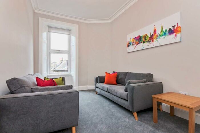 4 Bedroom Flat To Rent In Morningside Road, Morningside, Edinburgh, EH10