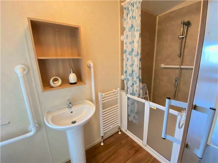 2 Bedroom Caravan For Sale In Breydon Water Holiday Park, NR31