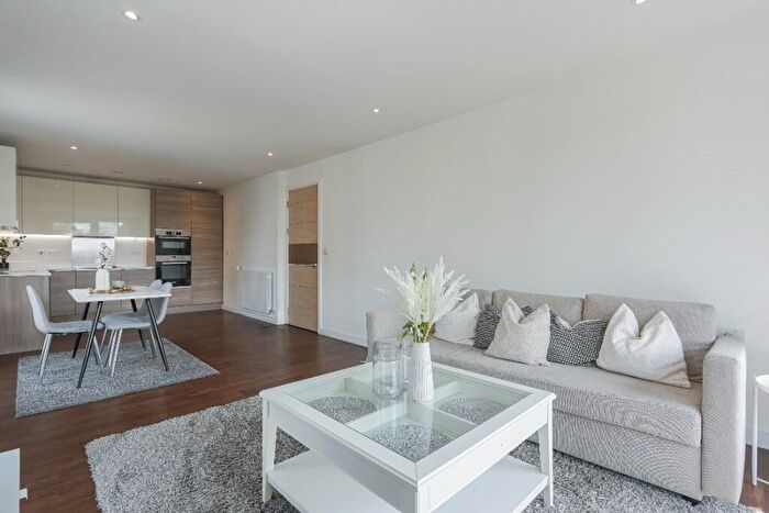 2 Bedroom Apartment To Rent In Plough Way, London, SE16