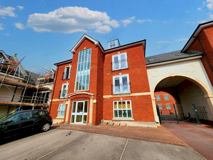 2 Bedroom Flat To Rent In Conigre Square, Trowbridge, BA14