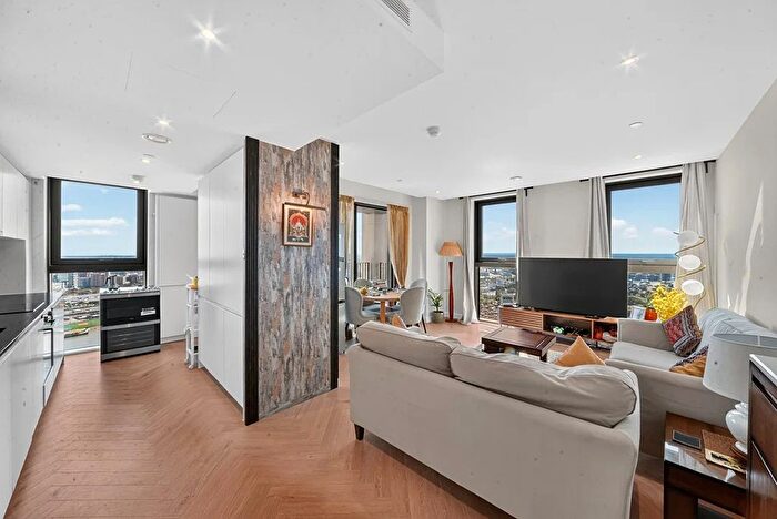 3 Bedroom Flat To Rent In One Thames Quay, Marsh Wall, E14