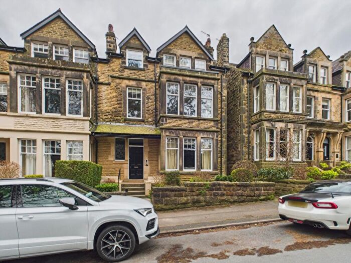 3 Bedroom Duplex To Rent In Harlow Moor Drive, Harrogate, HG2