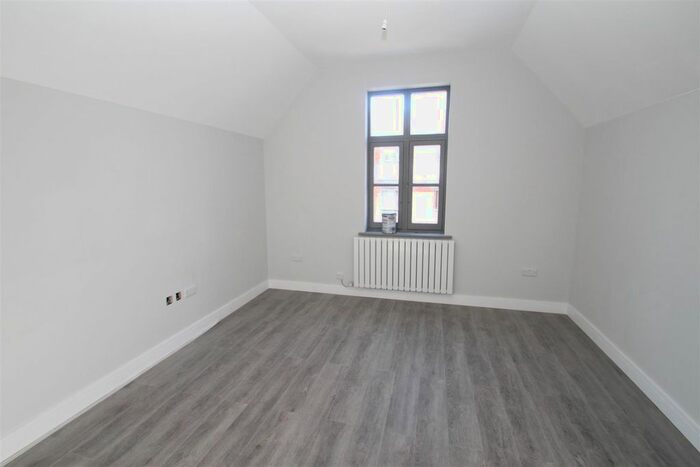 2 Bedroom Flat To Rent In Austins Place, Hemel Hempstead, HP2
