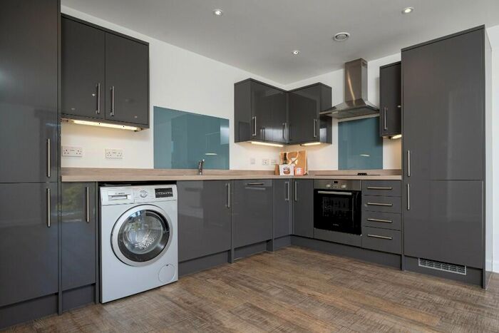 1 Bedroom Apartment To Rent In Bow Square, Queensway, Southampton, Hampshire, SO14