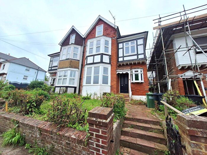 2 Bedroom Flat To Rent In Amherst Road, Bexhill On Sea, TN40